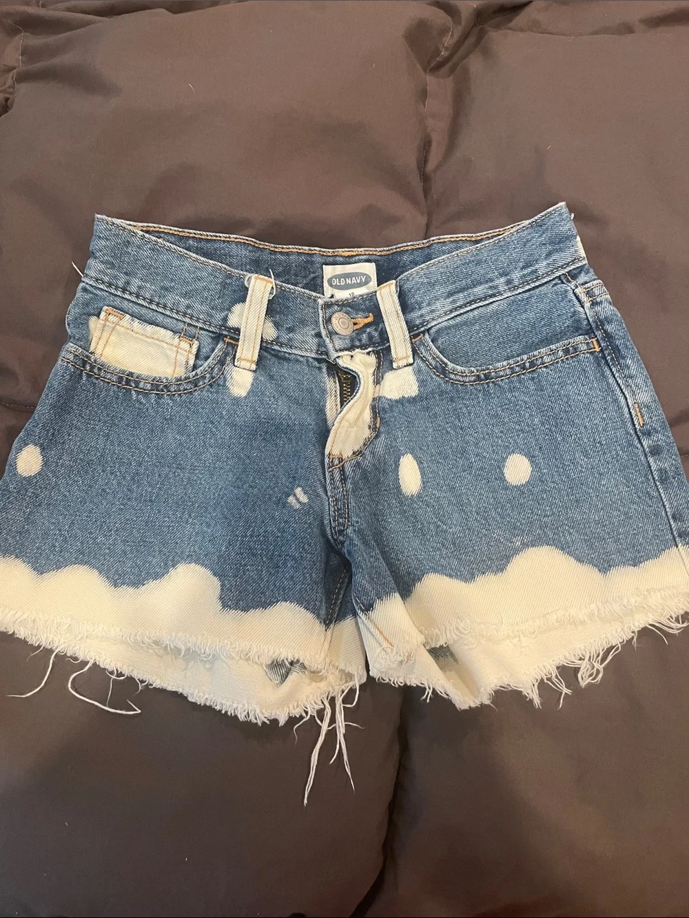 Girls Old Navy Blue and Cream Dip-Dye Cutoff Jean Shorts